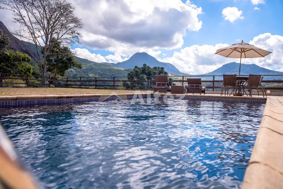 Casa com 5 quartos à venda, 2280m2 em Parque do Imbui, Teresopolis - RJ - imagem 3 Foto 3 de Casa com 5 quartos à venda, 2280m2 em Parque do Imbui, Teresopolis - RJ