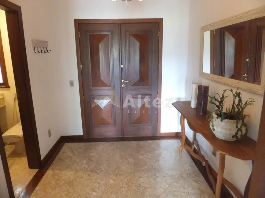 Casa com 5 quartos à venda, 2280m2 em Parque do Imbui, Teresopolis - RJ - imagem 9 Foto 9 de Casa com 5 quartos à venda, 2280m2 em Parque do Imbui, Teresopolis - RJ