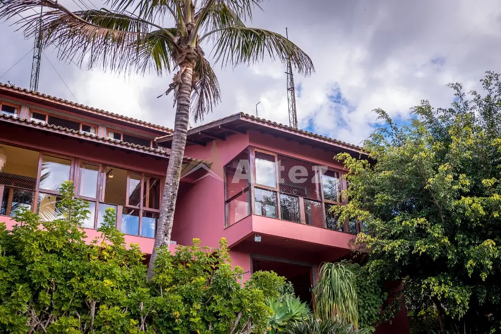 Casa com 5 quartos à venda, 2280m2 em Parque do Imbui, Teresopolis - RJ - imagem 2 Foto 2 de Casa com 5 quartos à venda, 2280m2 em Parque do Imbui, Teresopolis - RJ