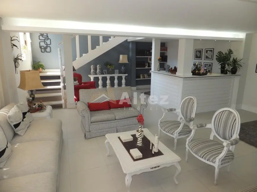 Foto 6 de Casa de Condomínio com 5 quartos à venda, 2345m2 em Albuquerque, Teresopolis - RJ