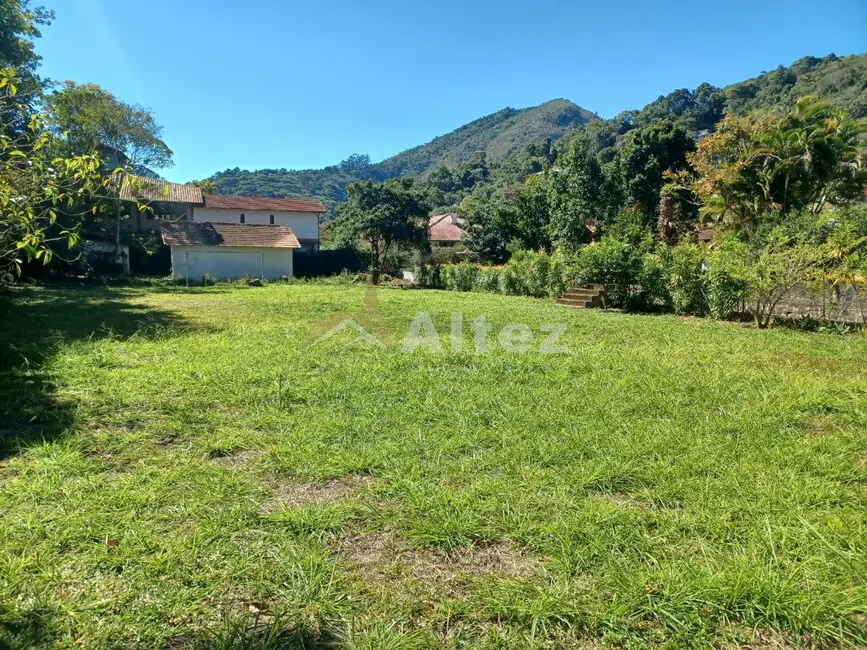 Foto 1 de Terreno / Lote à venda, 650m2 em Albuquerque, Teresopolis - RJ
