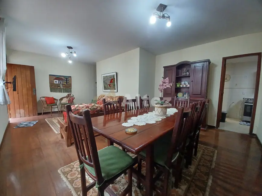 Foto 3 de Casa de Condomínio com 3 quartos à venda, 125m2 em Alto, Teresopolis - RJ