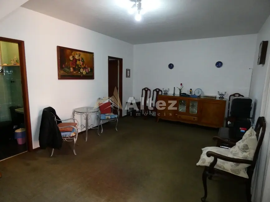 Foto 2 de Casa de Condomínio com 5 quartos à venda, 300m2 em Teresopolis - RJ