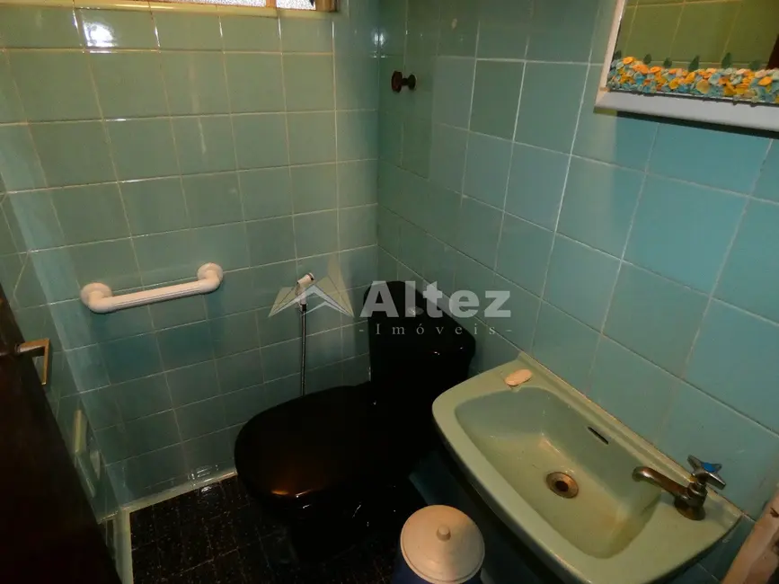 Foto 3 de Casa de Condomínio com 5 quartos à venda, 300m2 em Teresopolis - RJ