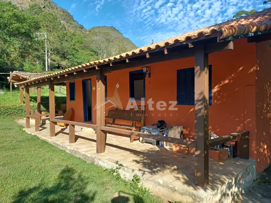 Sítio / Rancho com 4 quartos à venda, 6000m2 em Córrego das Pedras, Teresopolis - RJ - imagem 4 Foto 4 de Sítio / Rancho com 4 quartos à venda, 6000m2 em Córrego das Pedras, Teresopolis - RJ
