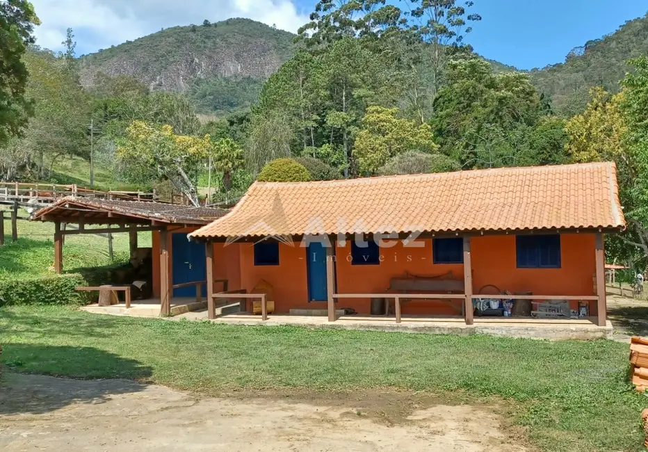 Foto 2 de Sítio / Rancho com 4 quartos à venda, 6000m2 em Córrego das Pedras, Teresopolis - RJ