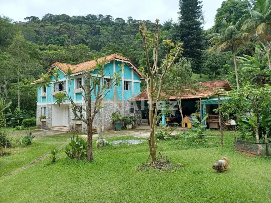 Casa com 3 quartos à venda, 3900m2 em Teresopolis - RJ - imagem 3 Foto 3 de Casa com 3 quartos à venda, 3900m2 em Teresopolis - RJ