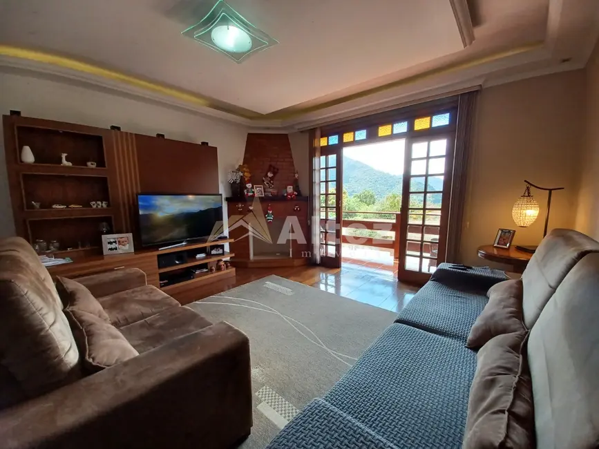 Foto 1 de Casa de Condomínio com 4 quartos à venda, 127m2 em Granja Guarani, Teresopolis - RJ