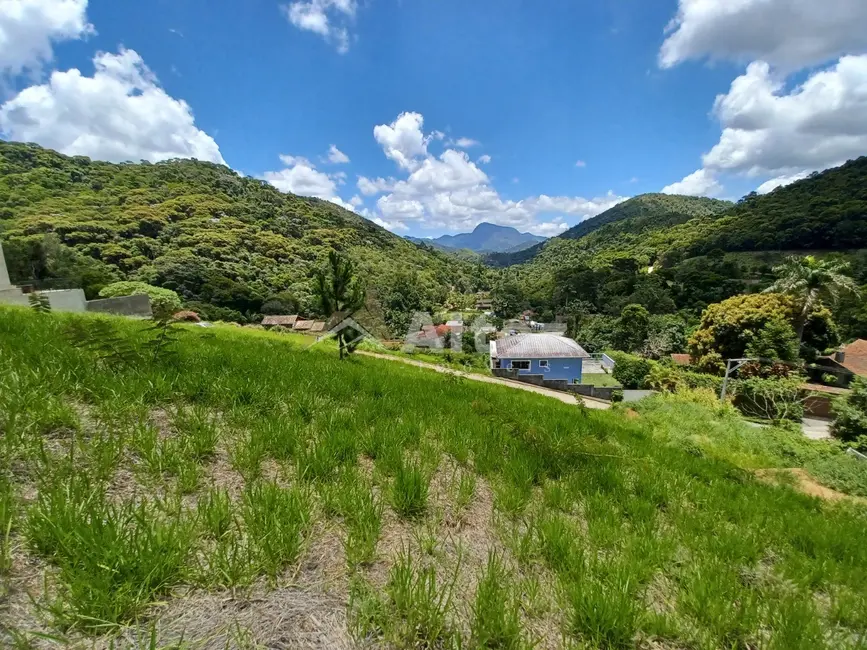 Foto 1 de Terreno / Lote à venda, 600m2 em Teresopolis - RJ