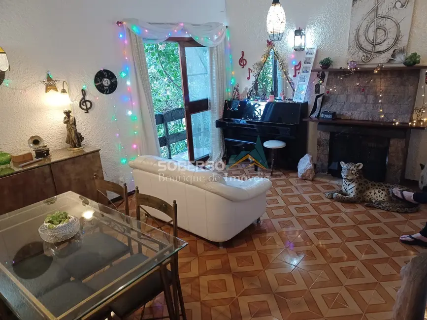 Foto 2 de Casa de Condomínio com 4 quartos à venda, 185m2 em Iucas, Teresopolis - RJ