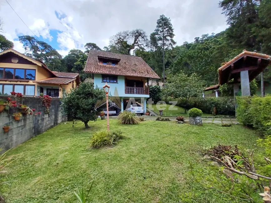 Foto 2 de Casa com 3 quartos à venda, 460m2 em Parque do Ingá, Teresopolis - RJ