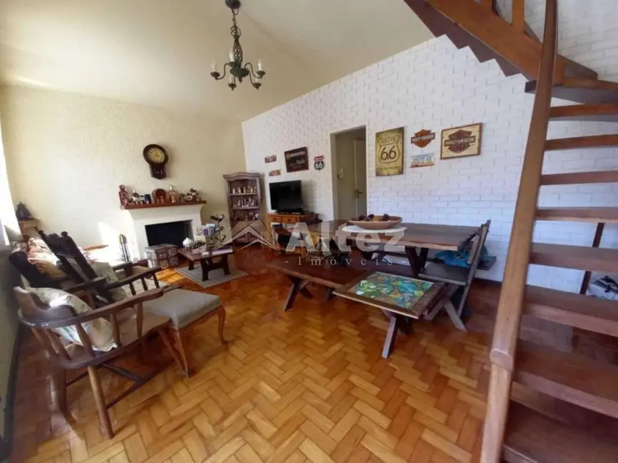 Foto 3 de Casa de Condomínio com 3 quartos à venda, 143m2 em Parque do Ingá, Teresopolis - RJ