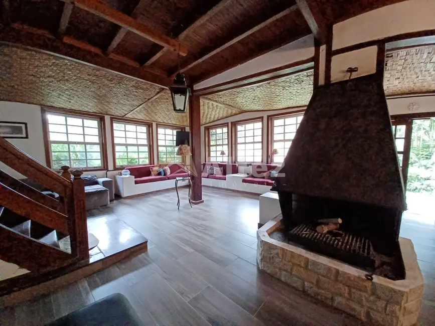 Foto 9 de Casa com 14 quartos à venda, 1700m2 em Albuquerque, Teresopolis - RJ