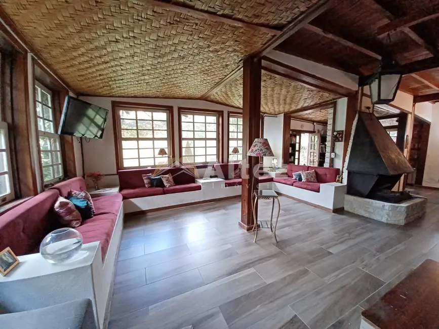 Foto 8 de Casa com 14 quartos à venda, 1700m2 em Albuquerque, Teresopolis - RJ