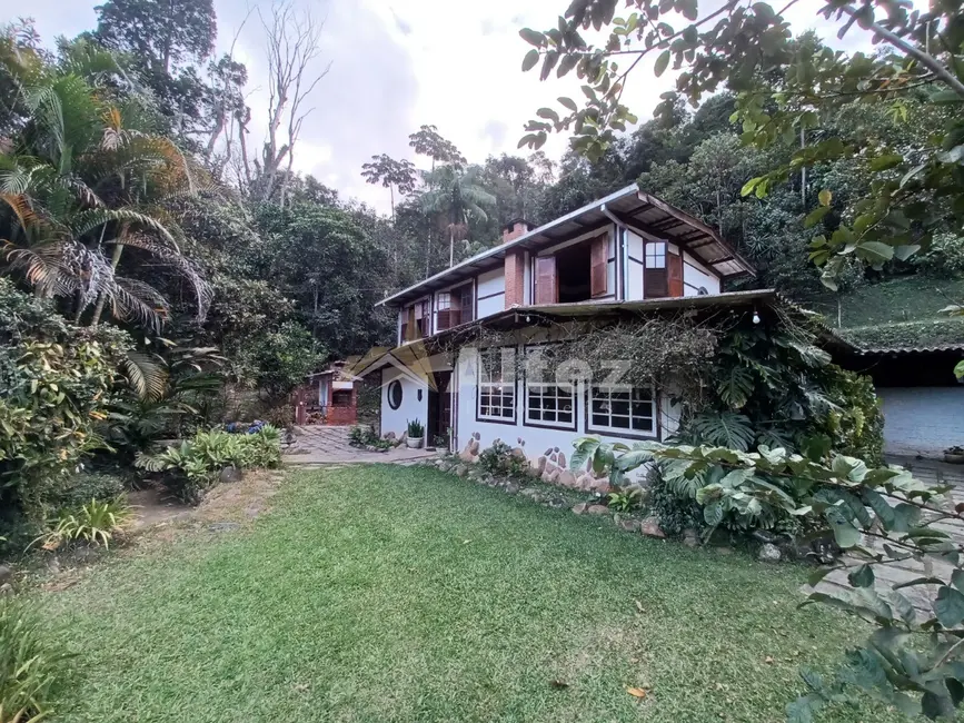 Foto 1 de Casa com 14 quartos à venda, 1700m2 em Albuquerque, Teresopolis - RJ