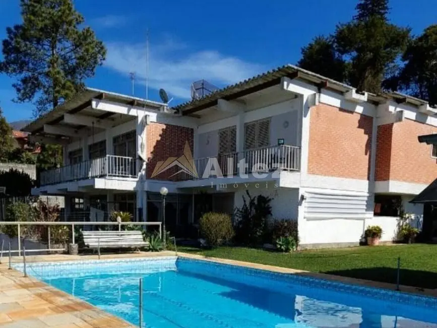 Casa com 3 quartos à venda, 1500m2 em Golfe, Teresopolis - RJ - imagem 2 Foto 2 de Casa com 3 quartos à venda, 1500m2 em Golfe, Teresopolis - RJ