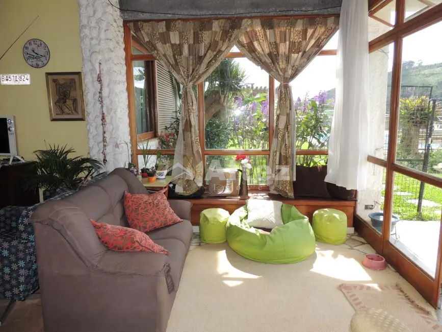Casa com 3 quartos à venda, 1500m2 em Golfe, Teresopolis - RJ - imagem 8 Foto 8 de Casa com 3 quartos à venda, 1500m2 em Golfe, Teresopolis - RJ