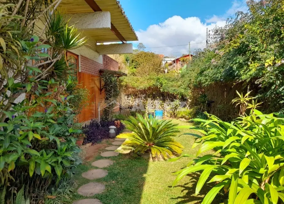 Casa com 3 quartos à venda, 1500m2 em Golfe, Teresopolis - RJ - imagem 5 Foto 5 de Casa com 3 quartos à venda, 1500m2 em Golfe, Teresopolis - RJ