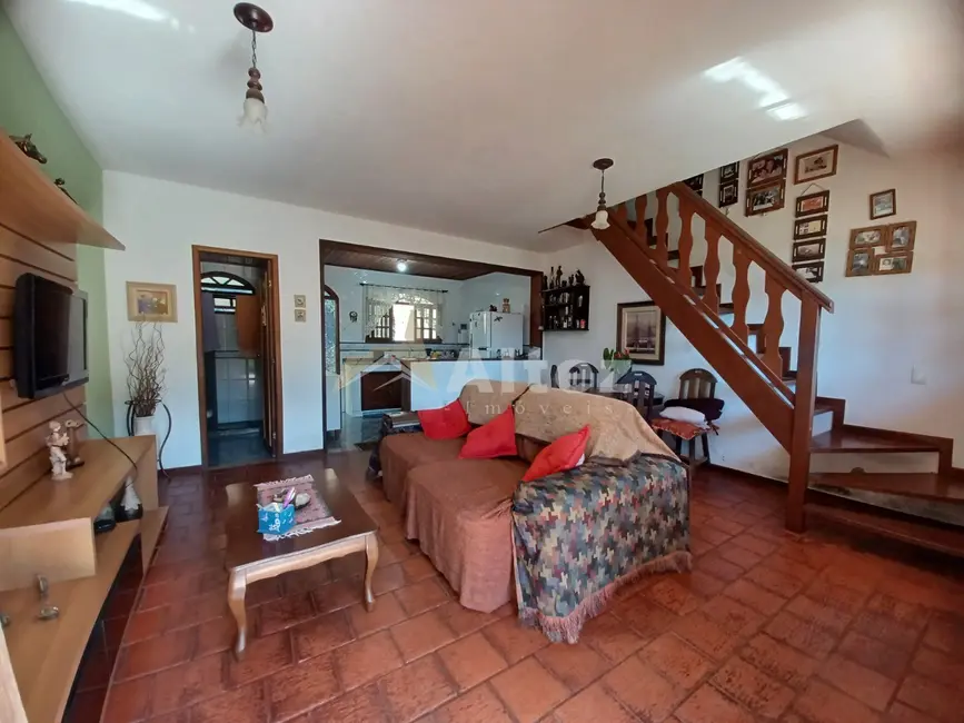 Casa com 2 quartos à venda, 150m2 em Albuquerque, Teresopolis - RJ - imagem 5 Foto 5 de Casa com 2 quartos à venda, 150m2 em Albuquerque, Teresopolis - RJ