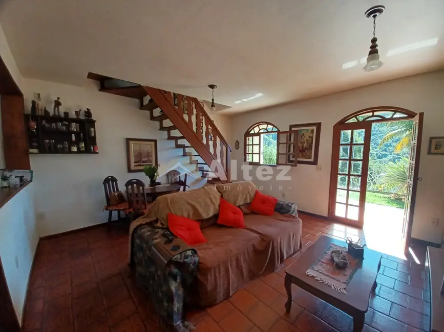 Casa com 2 quartos à venda, 150m2 em Albuquerque, Teresopolis - RJ - imagem 6 Foto 6 de Casa com 2 quartos à venda, 150m2 em Albuquerque, Teresopolis - RJ
