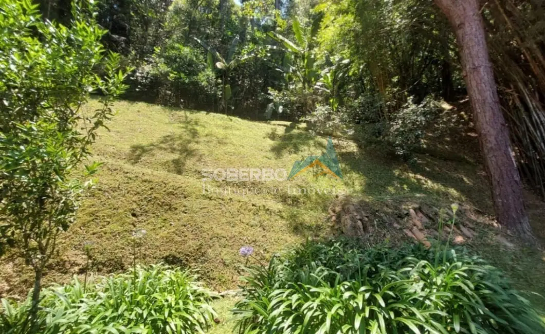 Casa com 6 quartos à venda, 379m2 em Albuquerque, Teresopolis - RJ - imagem 6 Foto 6 de Casa com 6 quartos à venda, 379m2 em Albuquerque, Teresopolis - RJ