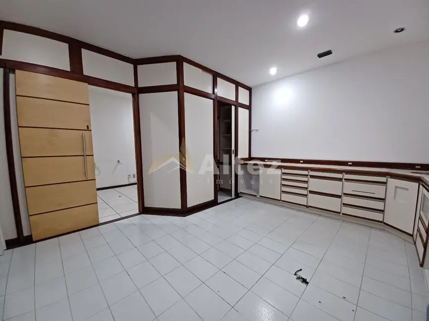 Sala Comercial à venda, 41m2 em Várzea, Teresopolis - RJ - imagem 3 Foto 3 de Sala Comercial à venda, 41m2 em Várzea, Teresopolis - RJ