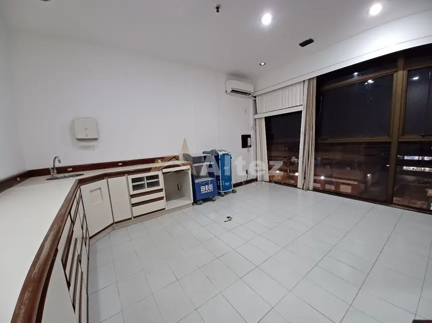 Foto 1 de Sala Comercial à venda, 41m2 em Várzea, Teresopolis - RJ