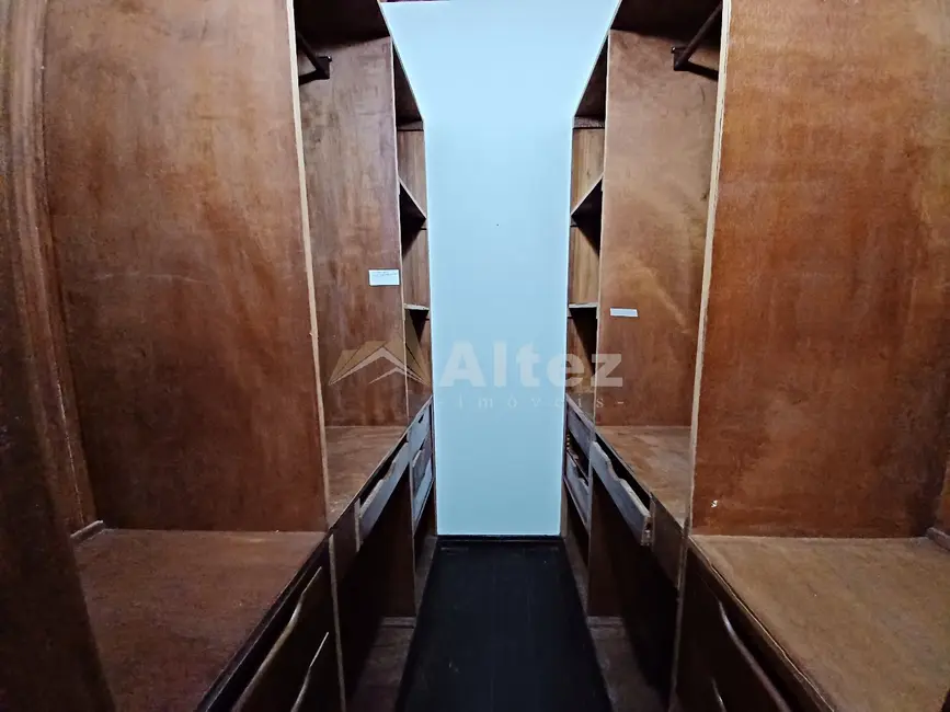 Foto 6 de Casa com 4 quartos à venda, 525m2 em Pessegueiros, Teresopolis - RJ