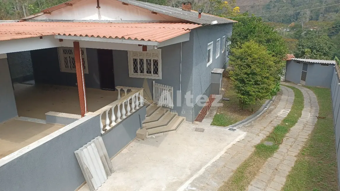 Foto 1 de Casa com 4 quartos à venda, 525m2 em Pessegueiros, Teresopolis - RJ