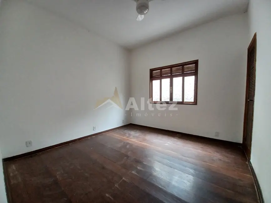 Foto 9 de Casa com 4 quartos à venda, 525m2 em Pessegueiros, Teresopolis - RJ