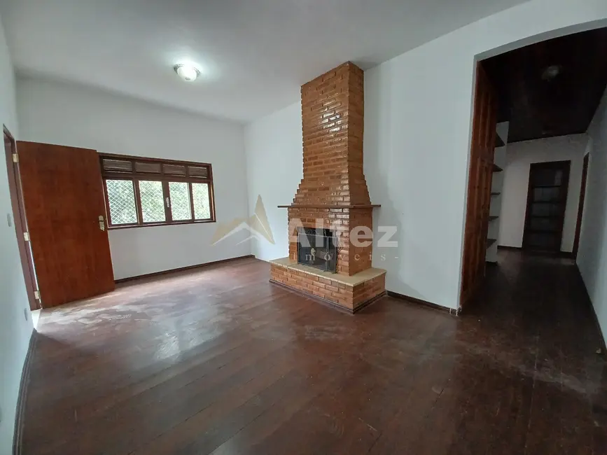 Foto 4 de Casa com 4 quartos à venda, 525m2 em Pessegueiros, Teresopolis - RJ