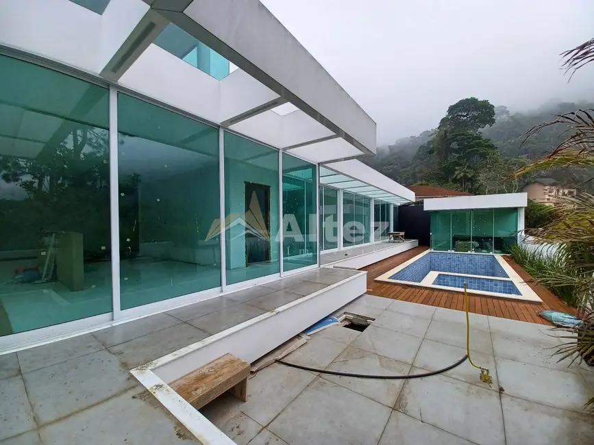 Casa com 3 quartos à venda, 550m2 em Parque do Ingá, Teresopolis - RJ - imagem 7 Foto 7 de Casa com 3 quartos à venda, 550m2 em Parque do Ingá, Teresopolis - RJ