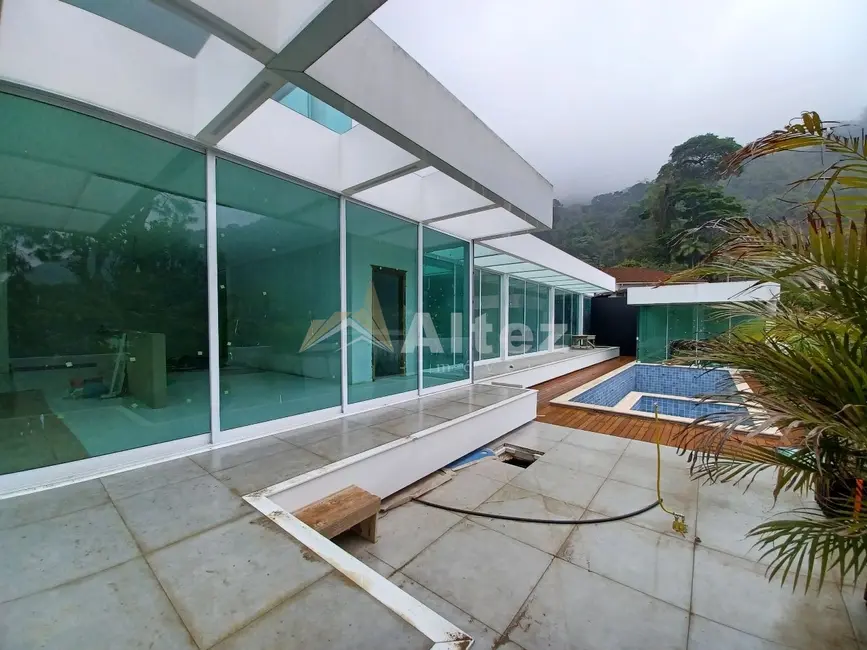 Foto 1 de Casa com 3 quartos à venda, 550m2 em Parque do Ingá, Teresopolis - RJ