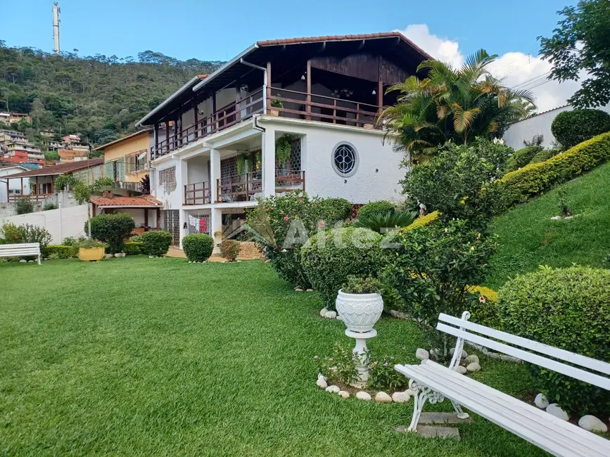 Foto 2 de Casa com 4 quartos à venda, 1600m2 em Jardim Cascata, Teresopolis - RJ