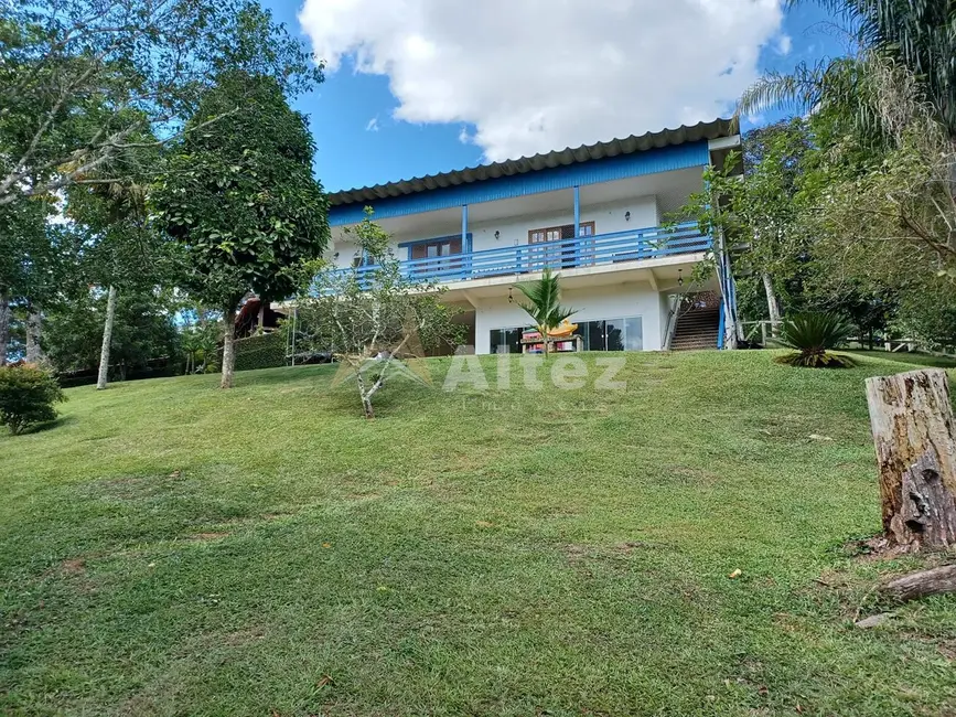 Casa com 4 quartos à venda, 1600m2 em Cascata do Imbuí, Teresopolis - RJ - imagem 3 Foto 3 de Casa com 4 quartos à venda, 1600m2 em Cascata do Imbuí, Teresopolis - RJ