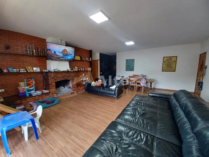 Casa com 4 quartos à venda, 1600m2 em Cascata do Imbuí, Teresopolis - RJ - imagem 6 Foto 6 de Casa com 4 quartos à venda, 1600m2 em Cascata do Imbuí, Teresopolis - RJ