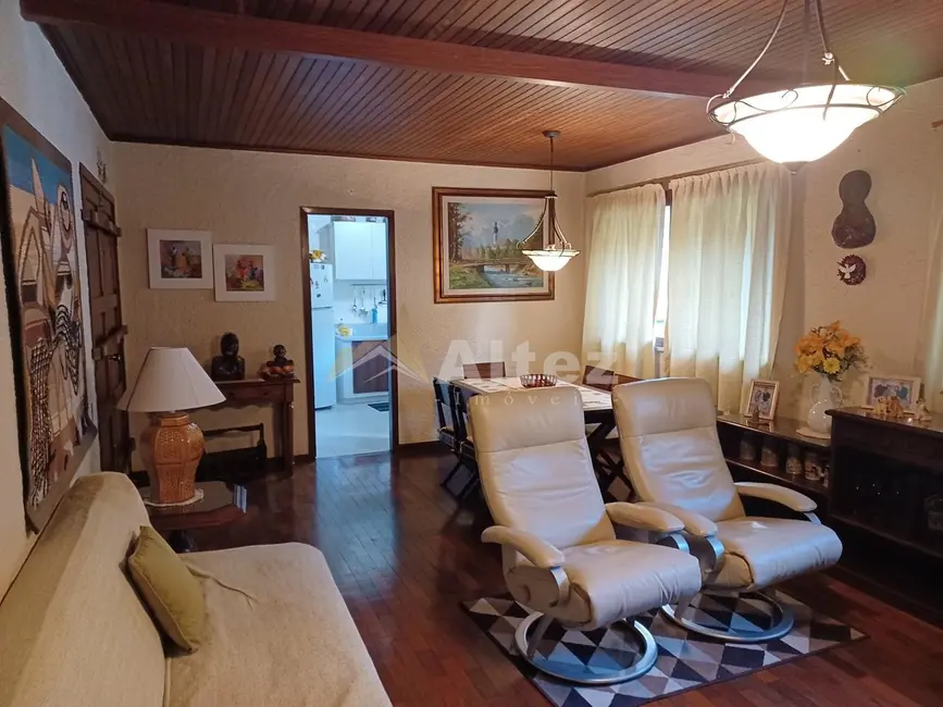 Foto 8 de Casa com 5 quartos à venda, 2255m2 em Albuquerque, Teresopolis - RJ