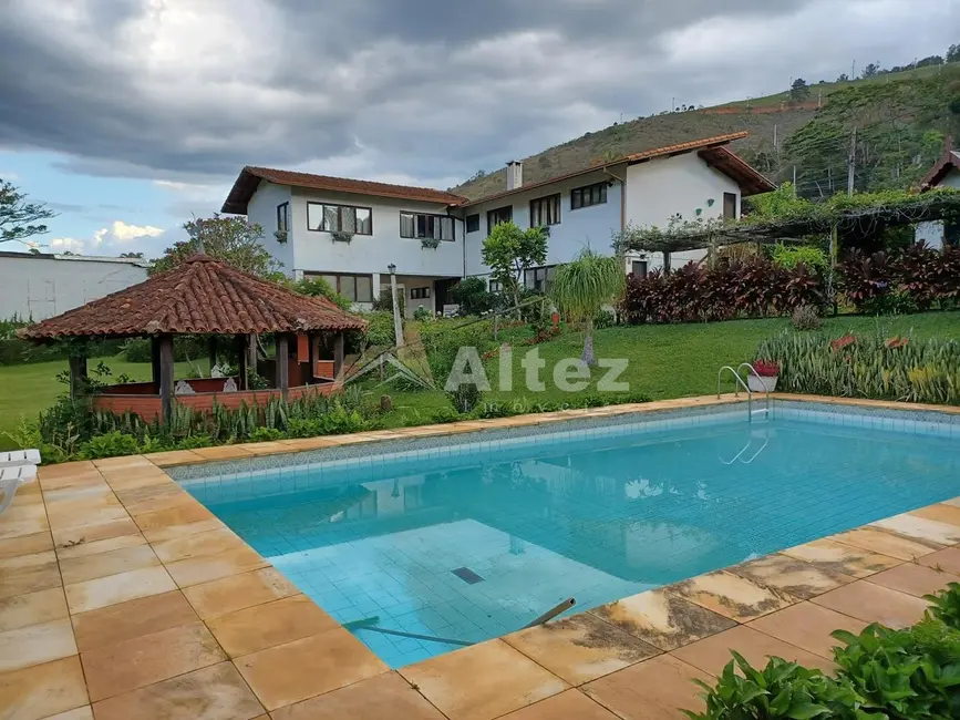 Foto 1 de Casa com 5 quartos à venda, 2255m2 em Albuquerque, Teresopolis - RJ