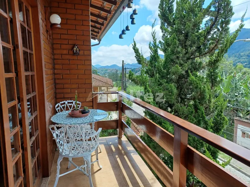 Foto 4 de Apartamento com 4 quartos à venda, 107m2 em Granja Guarani, Teresopolis - RJ