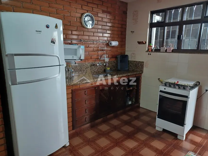 Foto 8 de Apartamento com 4 quartos à venda, 107m2 em Granja Guarani, Teresopolis - RJ