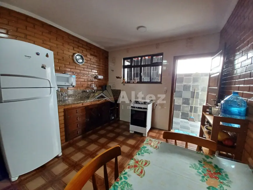 Foto 7 de Apartamento com 4 quartos à venda, 107m2 em Granja Guarani, Teresopolis - RJ