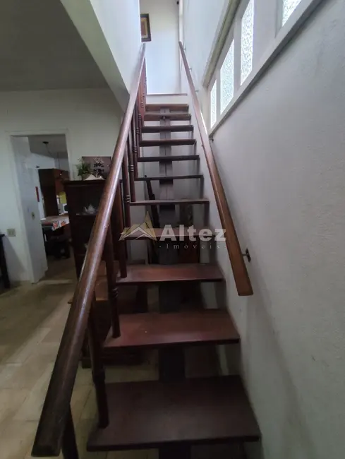 Foto 8 de Casa com 3 quartos à venda, 360m2 em Albuquerque, Teresopolis - RJ