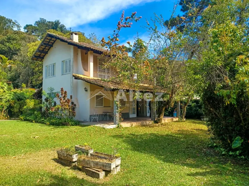 Foto 1 de Casa com 3 quartos à venda, 360m2 em Albuquerque, Teresopolis - RJ