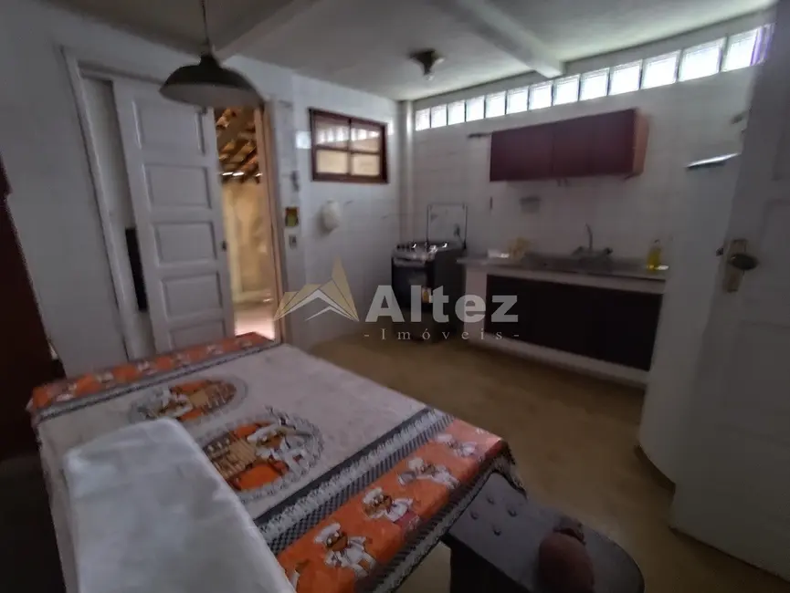 Foto 5 de Casa com 3 quartos à venda, 360m2 em Albuquerque, Teresopolis - RJ