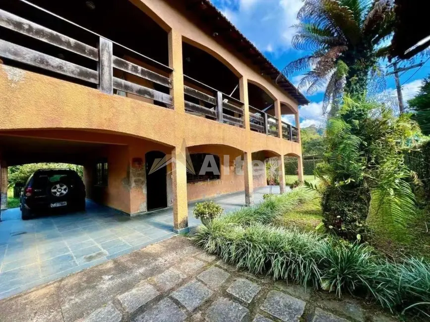 Foto 1 de Casa com 3 quartos à venda, 750m2 em Albuquerque, Teresopolis - RJ