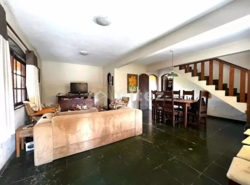 Foto 2 de Casa com 3 quartos à venda, 750m2 em Albuquerque, Teresopolis - RJ