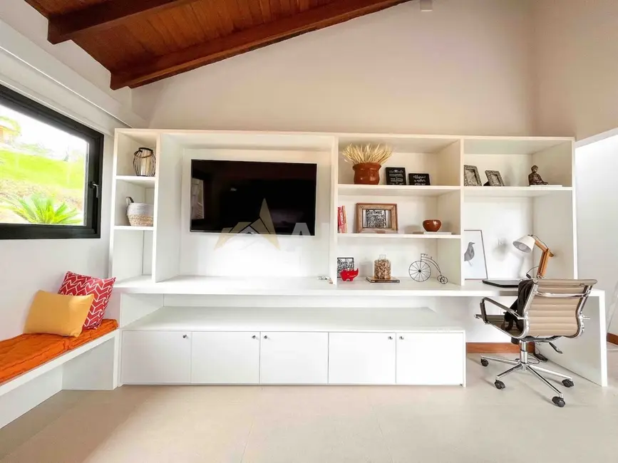 Casa de Condomínio com 4 quartos à venda, 750m2 em Vargem Grande, Teresopolis - RJ - imagem 9 Foto 9 de Casa de Condomínio com 4 quartos à venda, 750m2 em Vargem Grande, Teresopolis - RJ