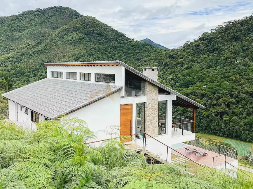 Casa de Condomínio com 4 quartos à venda, 750m2 em Vargem Grande, Teresopolis - RJ - imagem 4 Foto 4 de Casa de Condomínio com 4 quartos à venda, 750m2 em Vargem Grande, Teresopolis - RJ