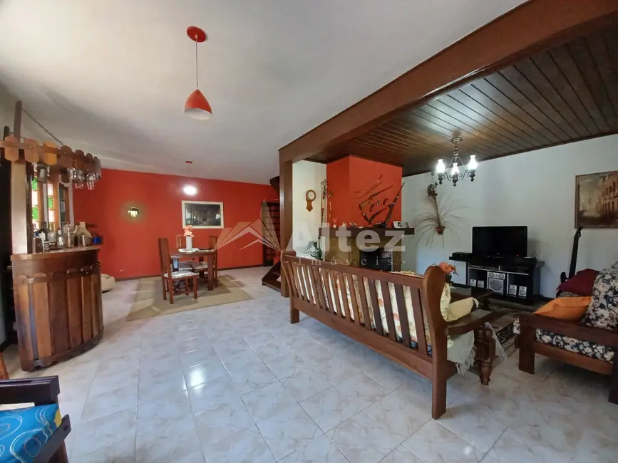 Foto 4 de Casa com 5 quartos à venda, 1080m2 em Albuquerque, Teresopolis - RJ