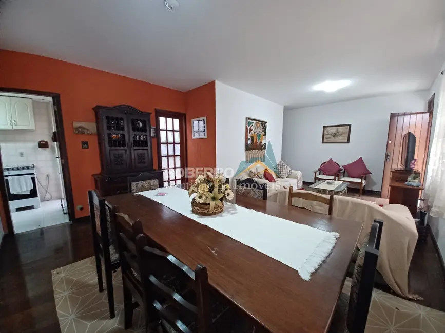 Foto 1 de Casa de Condomínio com 3 quartos à venda, 125m2 em Alto, Teresopolis - RJ